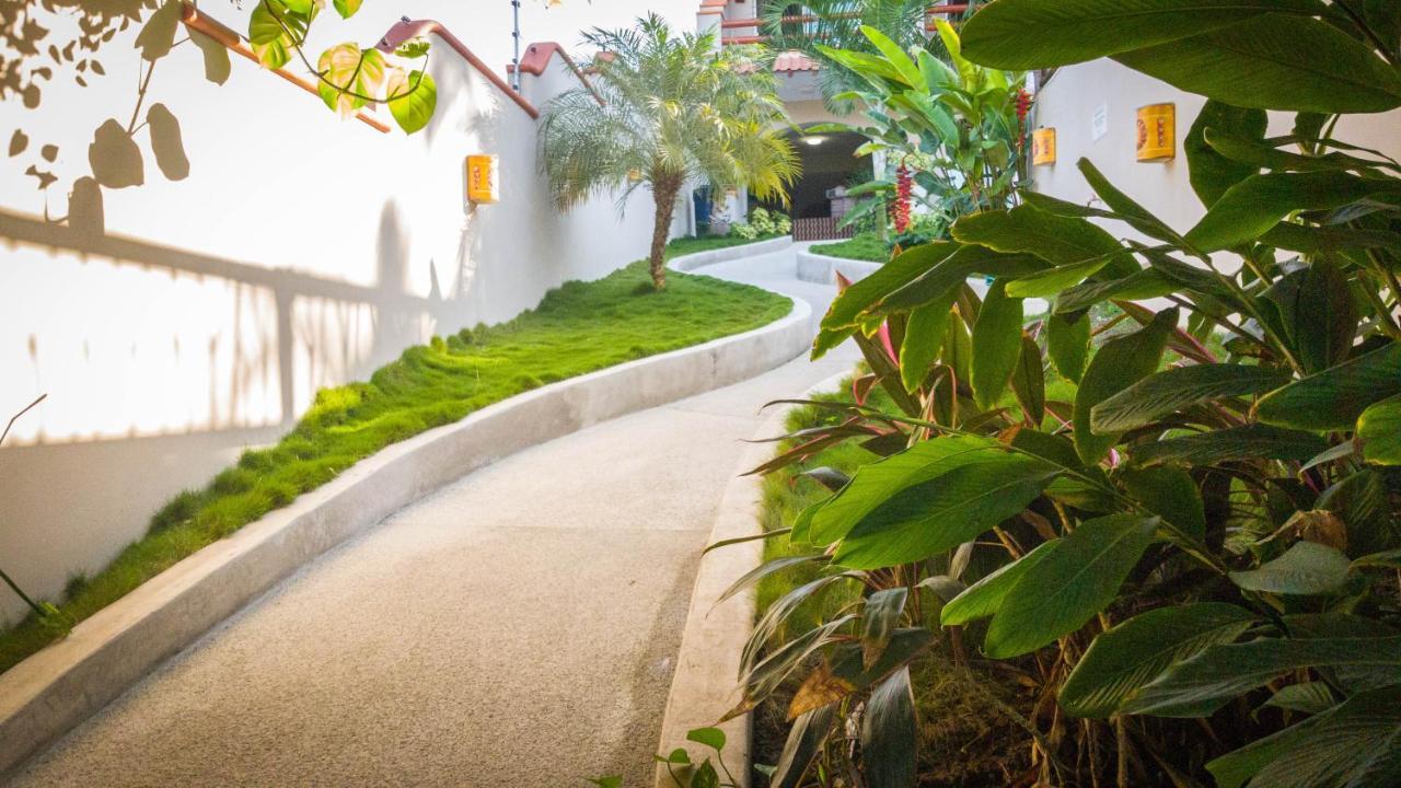 Bonito Hotel By Arans Zihuatanejo Exterior foto